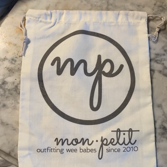 NEW, white with circle pattern Mon Petit Shoes Size 6 Soft Soles, leather ties - Picture 6 of 7